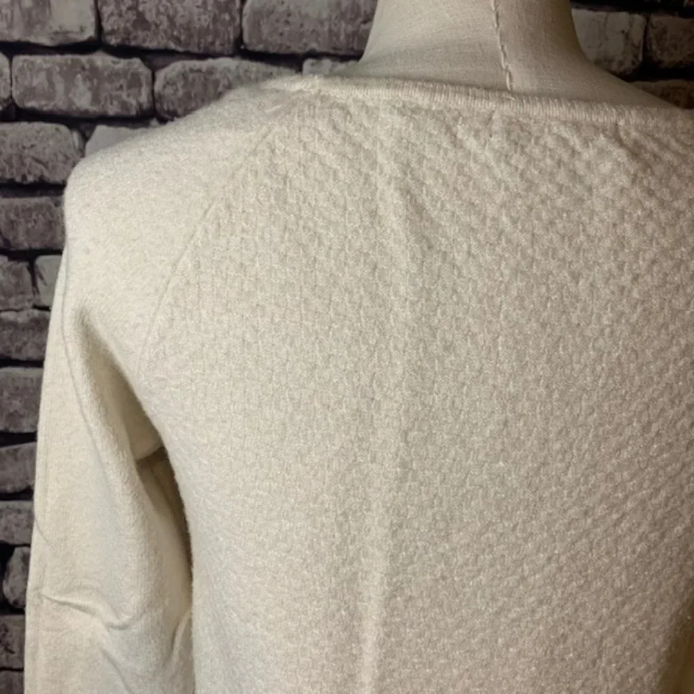 Cyrus Pullover Sweater Size Medium